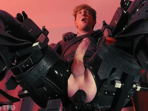 Keep in view painless Rubbertfd dominates & teaches in kinky latex & villeinage amulet video