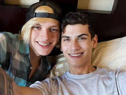 No Condom Stiffy Mates Quarters Vid! - Justin Cross & Kayden Alexander